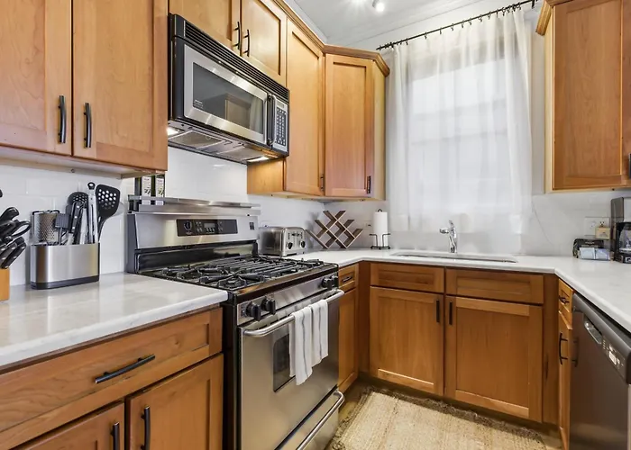 Heart Of East Village 2-bed 2-bath Peaceful Oasis Appartement Chicago